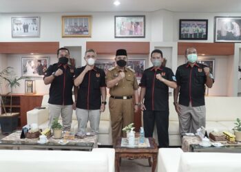 BUPATI HSS TERIMA SILATURAHMI KONI KABUPATEN HSS