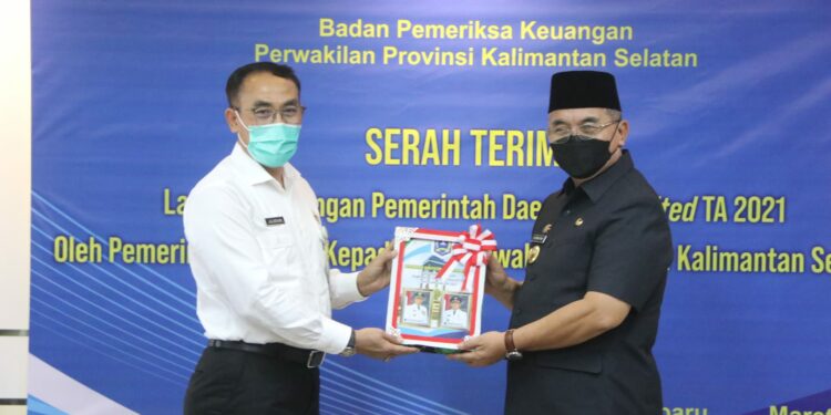Hulu Sungai Selatan Menjadi Kabupaten Pertama Yang menyerahkan LKPD Unaudited TA 2021 Kepada BPK RI Perwakilan Provinsi Kalsel