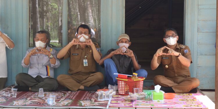 Menjelang Bulan Suci Ramadhan, Wabup HSS kunjungi lansia asuh