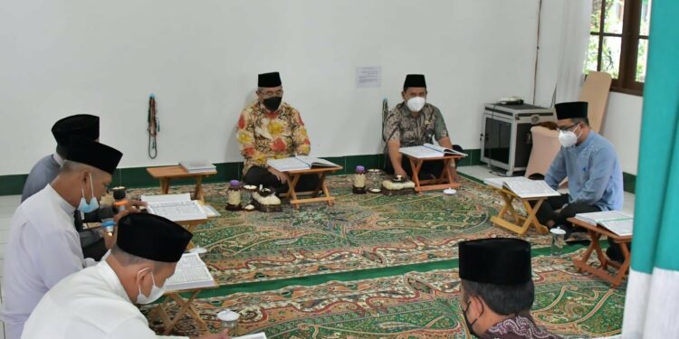 khataman Al – Qur’an Lingkup Sekretariat Daerah Kab HSS terus di laksanakan di Musholla As Syifa Kantor Bupati Hulu Sungai Selatan