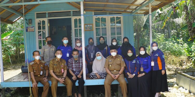 Nini Halimah Bersuka Cita Mendapat Kunjungan Bupati HSS