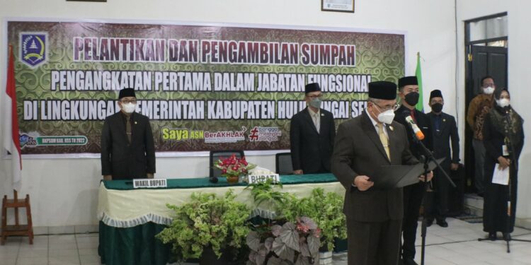 PELANTIKAN DAN PENGAMBILAN SUMPAH PENGANGKATAN PERTAMA JABATAN FUNGSIONAL LINGKUP PEMKAB HSS