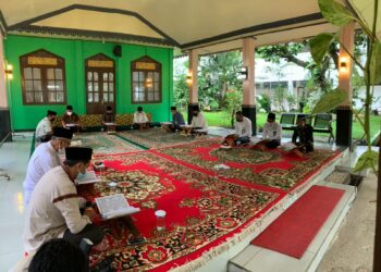 PEMKAB HSS LAKSANAKAN KHATAMAN AL-QUR’AN RUTIN JUM’AT DI LINGKUP SETDA HSS