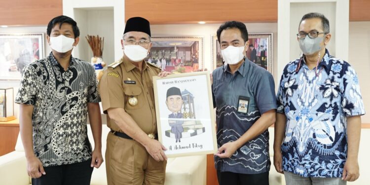 Bupati Hulu Sungai Selatan menerima kunjungan silaturahmi manajemen Radar Banjarmasin