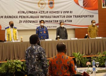 Wakil Bupati Hulu Sungai Selatan (Wabup HSS) Syamsuri Arsyad, S. AP, MA menghadiri acara kunjungan kerja Komisi V DPR RI dalam rangka peninjuan Infrastruktur dan Transportasi di Provinsi Kalimantan Selatan