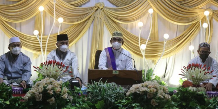 Hadiri Peringatan Nuzulul Qur’an 1443 H, Bupati HSS Ajak Masyarakat Untuk Terus Bersemangat Belajar Dan Membaca Al-Quran
