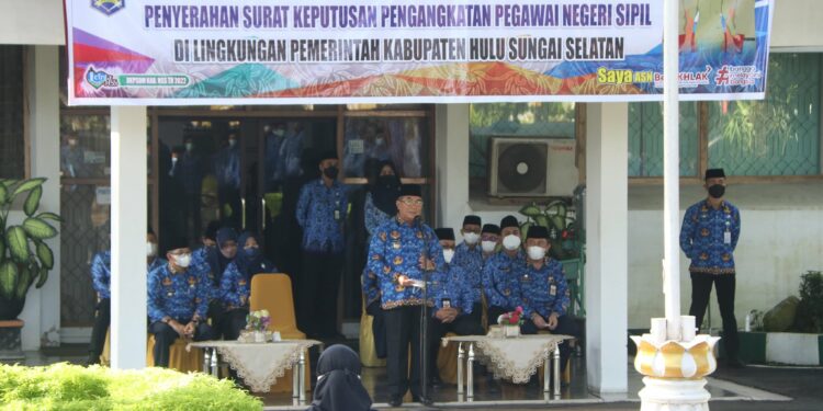 191 CPNS RESMI TERIMA SK PENGANGKATAN DARI BUPATI HSS
