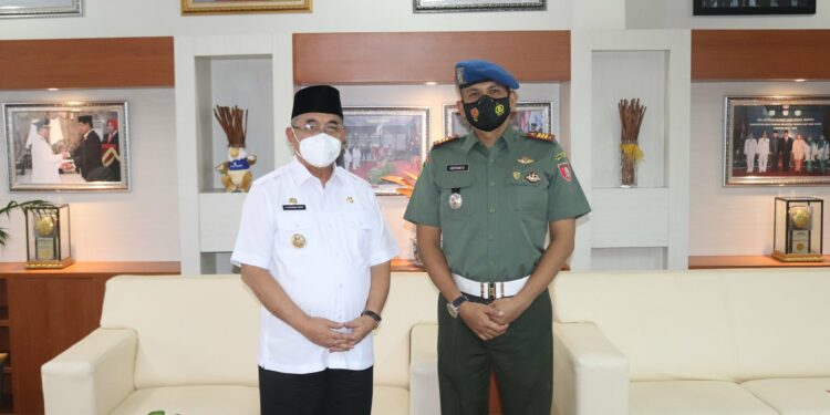 BUPATI TERIMA SILATURRAHMI DANSUBDENPOM VI/2-1 KANDANGAN