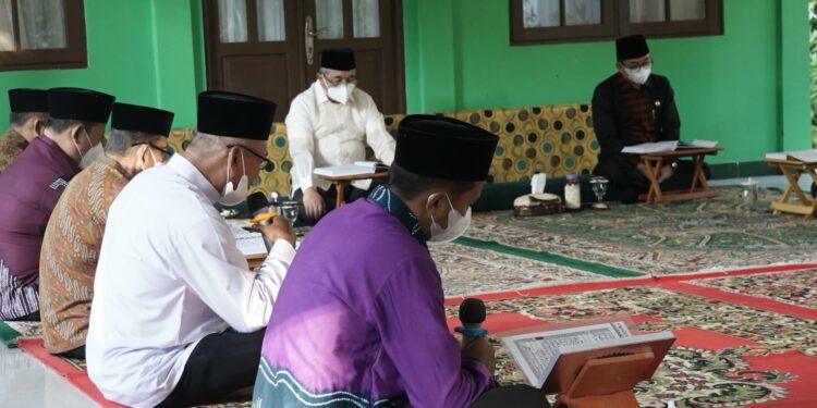 Pemerintah Kabupaten Hulu Sungai Selatan menyelenggarakan Khataman Al Qur’an rutin mingguan