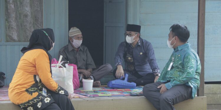 DI BULAN PENUH KEMULIAAN, WUJUD SAYANG DAN PERHATIAN, WAKIL BUPATI  KUNJUNGI ORANG TUA ASUHNYA
