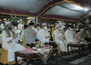 SAMBUT 1 SYAWAL 1443 HIJRIYAH, TAKBIR MENGGEMA DI KABUPATEN HULU SUNGAI SELATAN