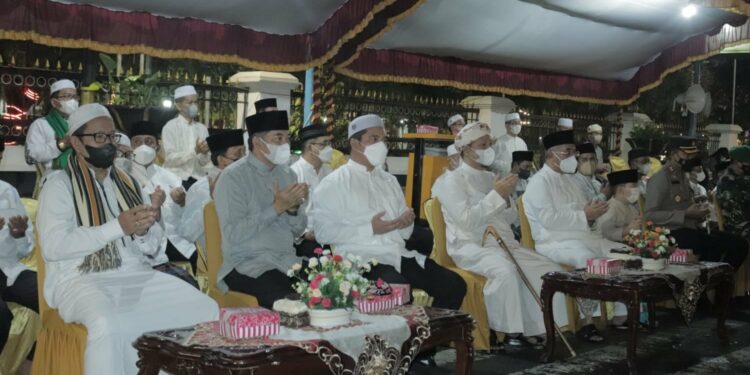 SAMBUT 1 SYAWAL 1443 HIJRIYAH, TAKBIR MENGGEMA DI KABUPATEN HULU SUNGAI SELATAN