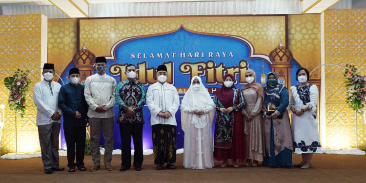 BUPATI GELAR SILATURRAHMI SEDERHANA BERSAMA PEJABAT INTERNAL PEMKAB HSS, INSTANSI VERTIKAL & KELUARGA