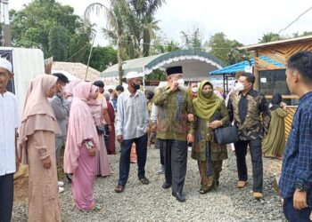 BUPATI & WAKIL HADIRI RESEPSI PERKAWINAN DEVI & IQBAL