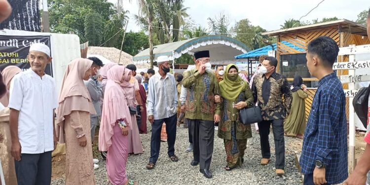 BUPATI & WAKIL HADIRI RESEPSI PERKAWINAN DEVI & IQBAL