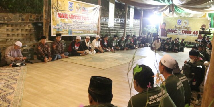 HAUL UNTUK PEJUANG DALAM RANGKA PERINGATAN PROKLAMASI 17 MEI 1949 GUBERNUR TENTARA ALRI DIVISI IV PERTAHANAN KALIAMTAN