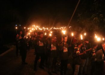 PEMKAB HSS BERSAMA DHC 45 KAB. HSS MENGGELAR UPACARA PROKLAMASI GUBERNUR TENTARA ALRI DIVISI IV PERTAHANAN KALIMATAN ATAU PROKLAMASI 17 MEI 1949