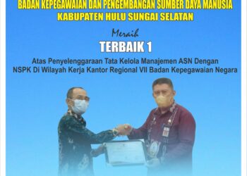 SELAMAT KEPADA BADAN KEPEGAWAIAN DAN PENGEMBANGAN SUMBER DAYA MANUSIA (BKPSDM) KAB. HSS ATAS DIRAIHNYA PENGHARGAAN SEBAGAI TERBAIK PERTAMA