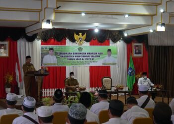 BUPATI HSS MEMBUKA ACARA BIMBINGAN MANASIK HAJI TAHUN 1443 H / 2022 M KAB. HSS