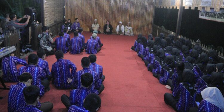 WABUP HSS BERIKAN MOTIVASI KEPADA ADIK-ADIK AMBALAN SMAN 1 KANDANGAN