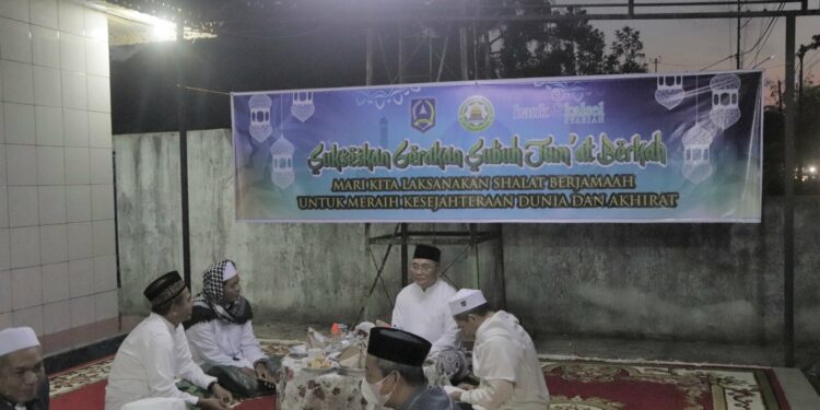 Momentum Laksanakan Kembali Gerakan Subuh Jum’at Berkah Pemkab HSS, Bupati HSS Shalat Subuh Berjamaah Bersama Masyarakat Desa Hariti