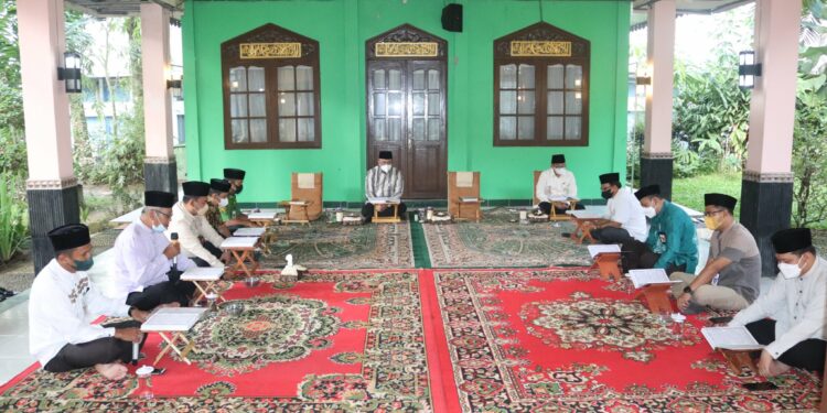 KHATAMAN AL-QUR’AN RUTIN LINGKUP SETDA HSS, DIISI TAUSYIAH TGH. DHIAUDDIN, Lc