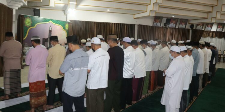 SHOLAT SUBUH & PENGAJIAN  RUTIN PEMKAB HSS
