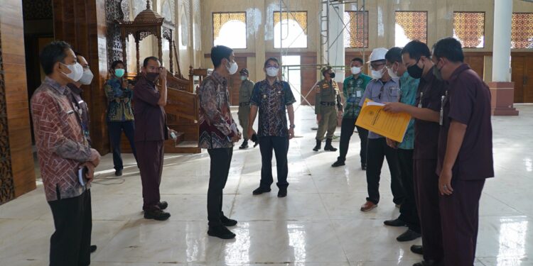 Wakil Bupati Hulu Sungai Selatan Syamsuri Arsyad S.AP MA kembali tinjau proyek fisik pembangunan infrastruktur di Kabupaten Hulu Sungai Selatan, Kamis (16/06).