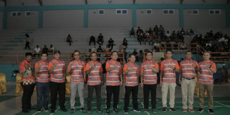 WABUP HSS BUKA KEJUARAAN BULU TANGKIS KETUA DPRD KABUPATEN HSS TAHUN 2022