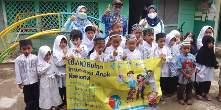 BIAN DIPERINGATI DENGAN PEMBERIAN IMUNISASI.