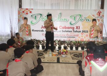 RATUSAN ANGGOTA PRAMUKA PENGGALANG HSS ANTUSIAS SAAT BERDIALOG DENGAN WABUP HSS