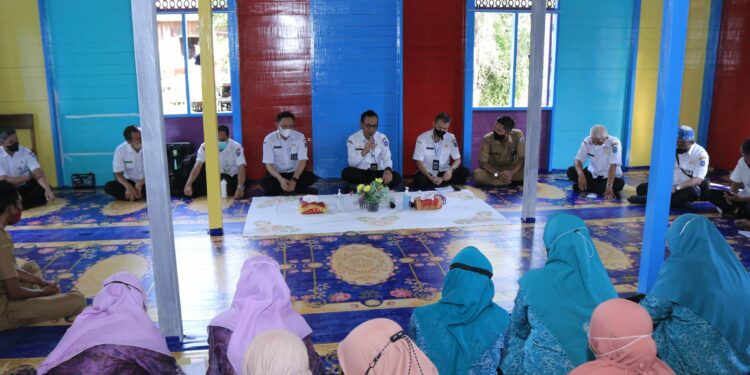 SEKDA KAB.HSS KUNJUNGI POSYANDU JUNJUNG BUIH 2 DALAM KESIAPAN IKUTI LOMBA DITINGKAT PROVINSI