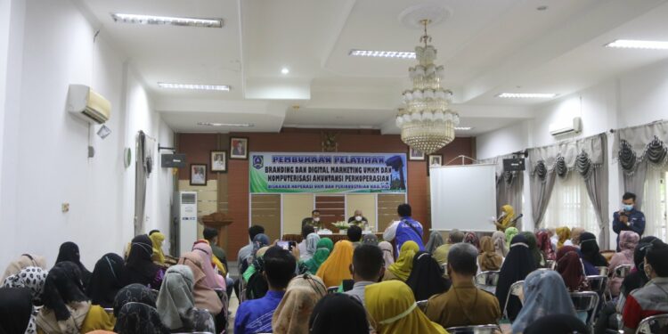 Bupati HSS Buka Pelatihan Branding dan Digital Marketing UMKM dan Komputerisasi Akuntansi Perkoperasian