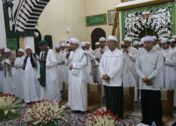 BUPATI HSS HADIRI ACARA HAUL SYEKH SEMMAN AL MADANI