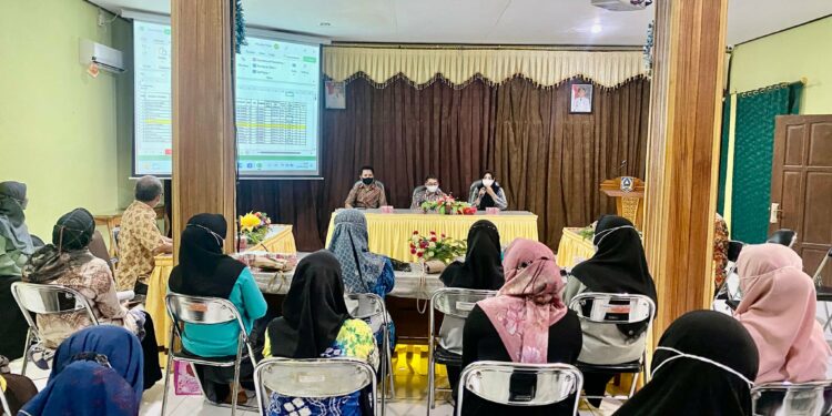 “WABUP HSS BERIKAN ARAHAN LANGSUNG KEPADA TPK KECAMATAN KALUMPANG”