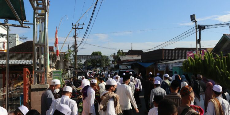 BUPATI HSS SHALAT IDUL ADHA 1443 HIJRIAH BERSAMA MASYARAKAT KANDANGAN