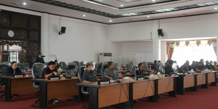 Tanggapan Eksekutif Atas Ranperda Tentang Pajak dan Retribusi Daerah