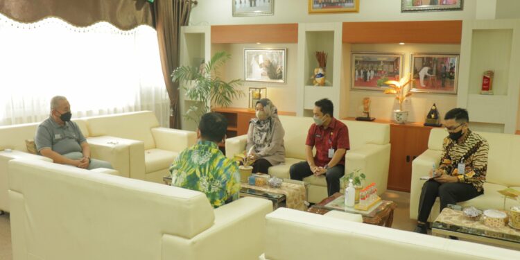 BUPATI HSS TERIMA KUNJUNGAN KEPALA DINAS KESEHATAN KOTA BANJARMASIN