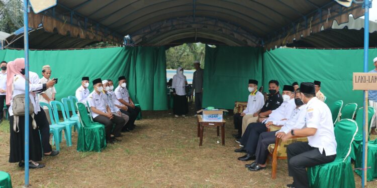 BUPATI HSS HADARI KEGIATAN SAPRAH AMAL PEMBANGUNAN LANGGAR DARUSSIFA