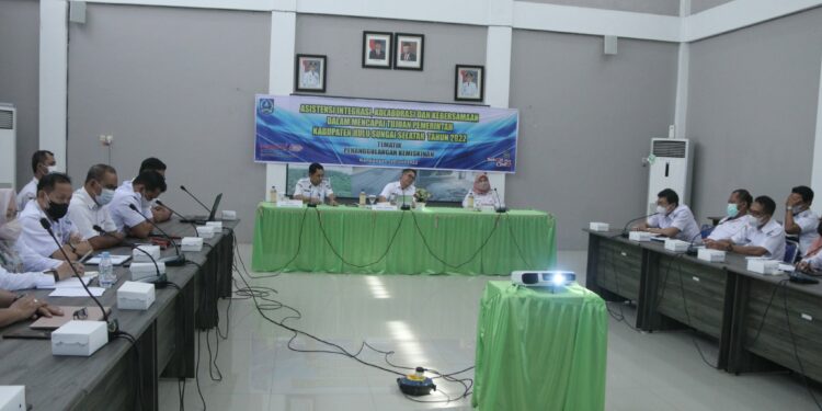 WABUP HSS PIMPIN RAPAT TEMATIK PENANGGULANGAN KEMISKINAN