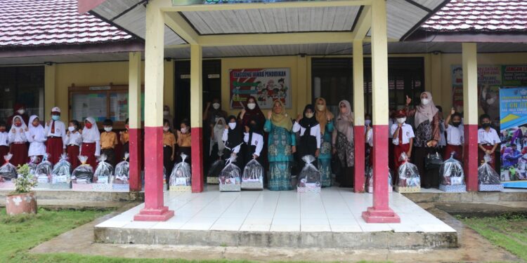 90 Anak Dapatkan Bantuan GNOTA Kab. HSS