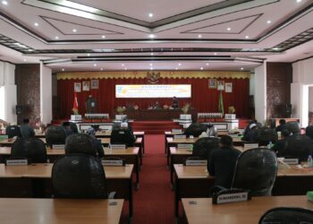 “RAPAT PARIPURNA PEMBICARAAN TINGKAT II ATAS RANPERDA PAJAK DAERAH & RETRIBUSI DAERAH DI KABUPATEN HULU SUNGAI SELATAN”