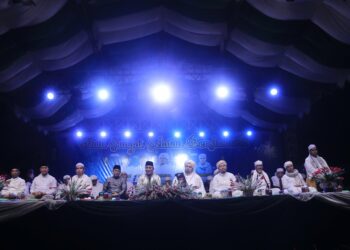 “RIBUAN JEMAAH IKUTI HULU SUNGAI SELATAN BERSHOLAWAT DALAM RANGKA TAHUN BARU 1444 HIJRIYAH”