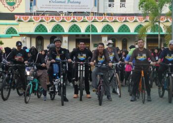 Wabup HSS Mengikuti Gowes Bersama Santri dan Santriwati Ponpes Dalpa Dalam Rangka Menyambut Tahun Baru Islam 1444 Hijriah