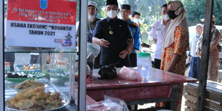 Bupati HSS Tinjau Langsung Penerima Bantuan Usaha Ekonomi Produktif
