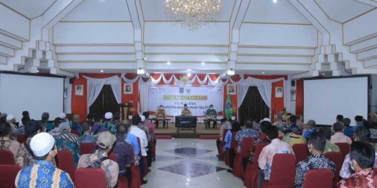 “BUPATI HSS PIMPIN RAPAT KOORDINASI BERSAMA KEPALA DESA SE KABUPATEN HSS”