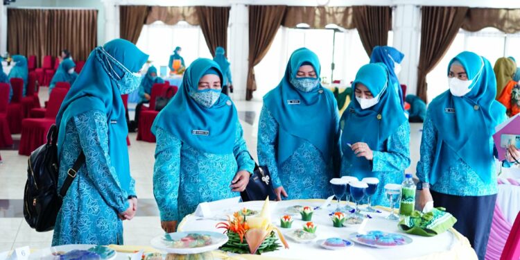 TP-PKK Kab. HSS bersama Dinas Ketahanan Pangan Kab. HSS Menggelar Lomba Masak di Pendopo Bupati HSS