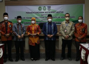 BUPATI HSS LAKSANAKAN PENANDATANGANAN NOTA KESEPAKATAN ANTARA PENGADILAN AGAMA KANDANGAN DAN PENGADILAN AGAMA NEGARA