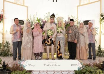 Bupati HSS dan Wabub HSS Menghadiri Resepsi Perkawinan dr. M. Ridha Ripani Dengan dr. Dewi Norhana Puteri