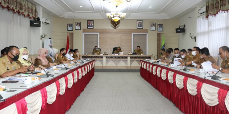 SEKDA HSS PIMPIN RAPAT KOORDINASI PERSIAPAN PENILAIAN ADIPURA